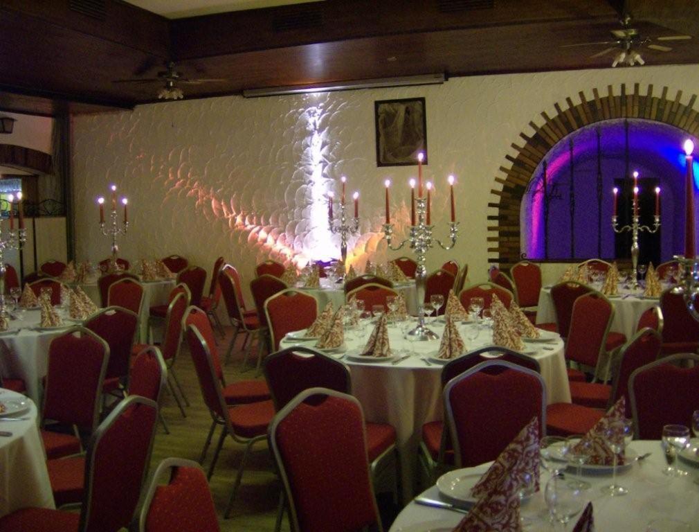 Hotel Gutshof Ziegelhuette Edenkoben Esterno foto