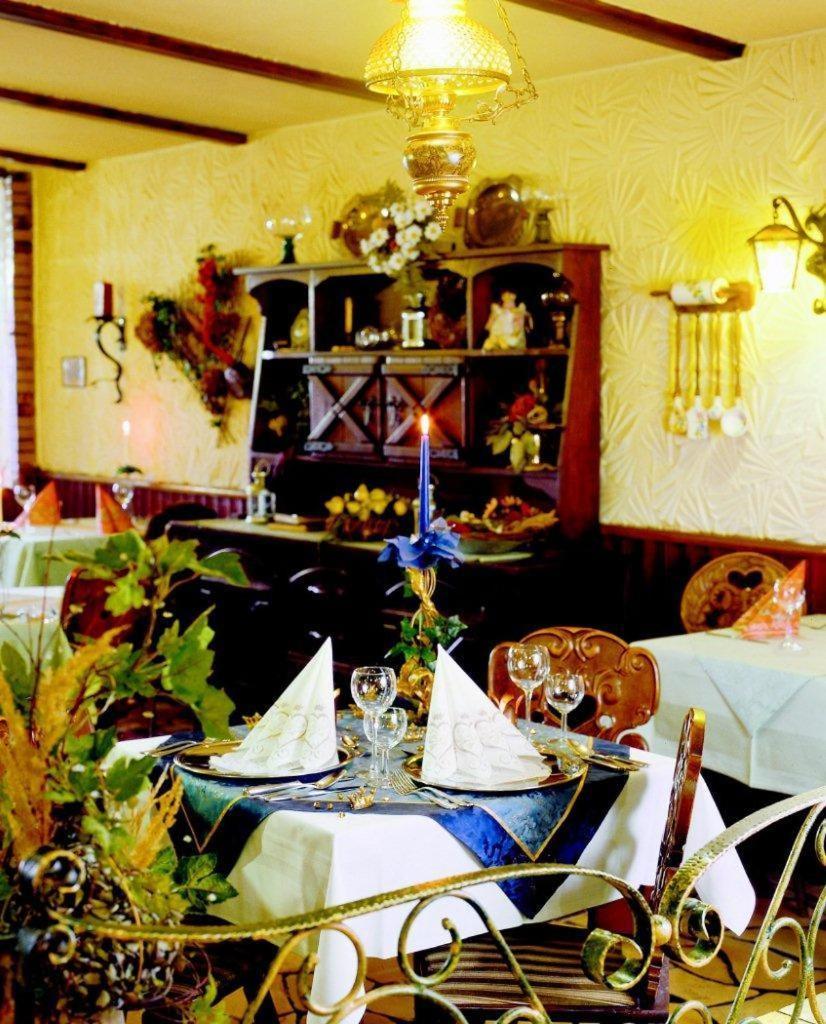 Hotel Gutshof Ziegelhuette Edenkoben Esterno foto