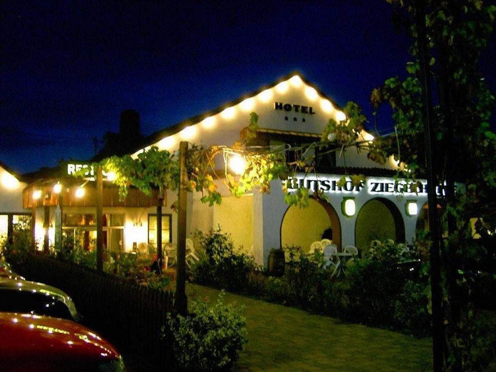 Hotel Gutshof Ziegelhuette Edenkoben Esterno foto