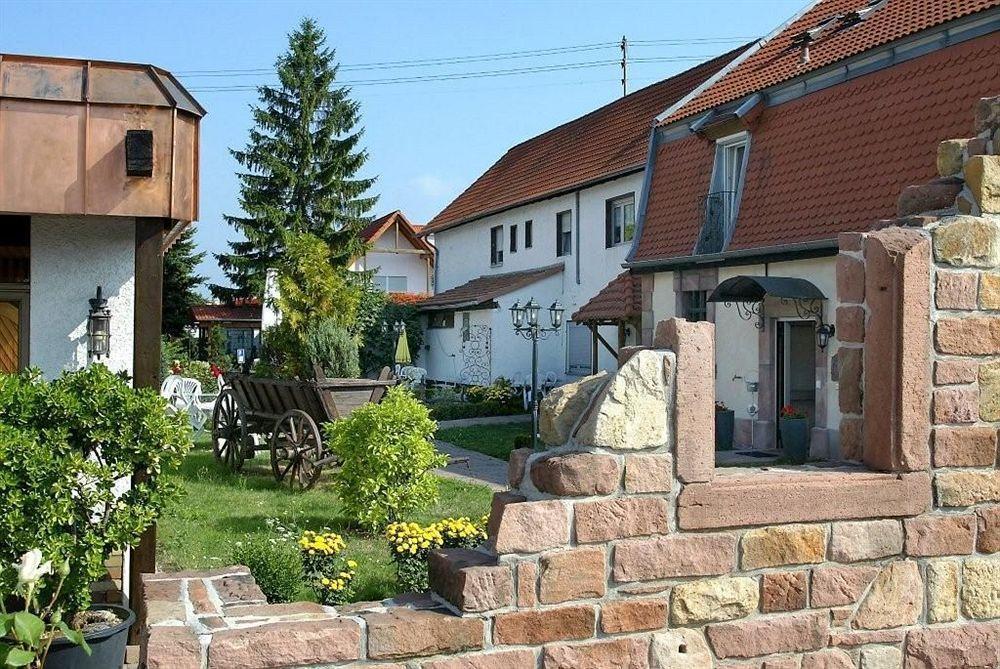 Hotel Gutshof Ziegelhuette Edenkoben Esterno foto