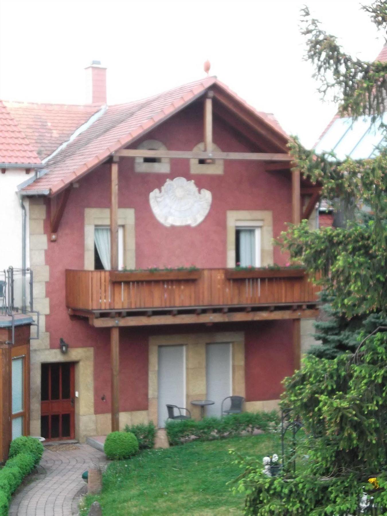 Hotel Gutshof Ziegelhuette Edenkoben Esterno foto